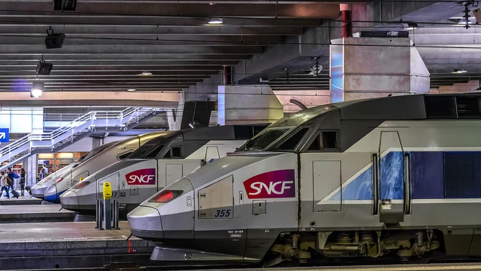 Francúzska spoločnosť prevádzkuje aj rýchlovlaky TGV