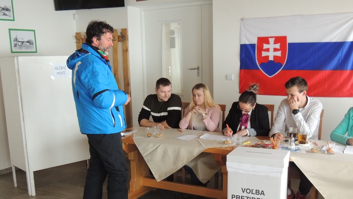 Na snímke kandidátka na prezidentku SR Zuzana Čaputová vo svojej volebnej centrále