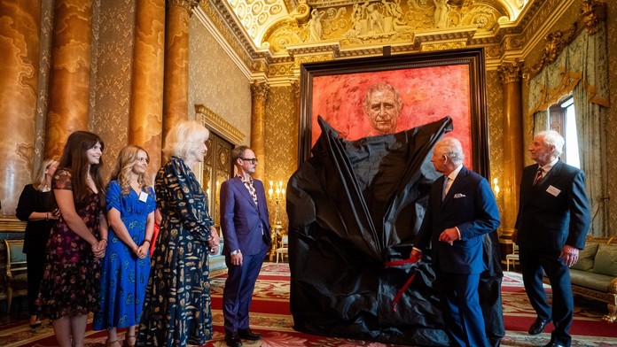 Odhalili oficiálny maľovaný portrét kráľa Karola III. Reagovala už aj kráľovná Camilla