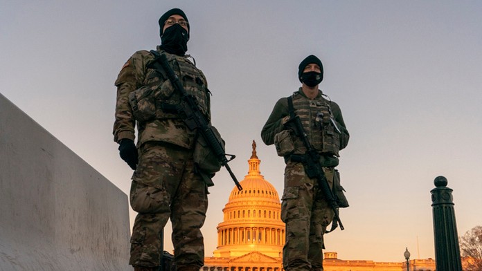 Príslušníci Národnej gardy USA vo Washingtone.