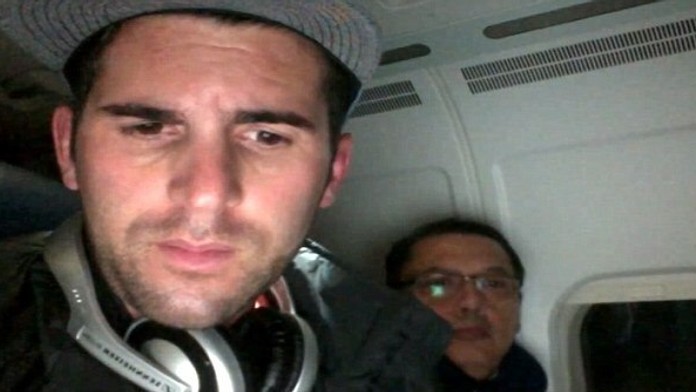 26CCA15C00000578-3002422-The_video_maker_recorded_the_man_via_Photobooth_on_his_laptop_wh-a-62_1426774317196.jpg