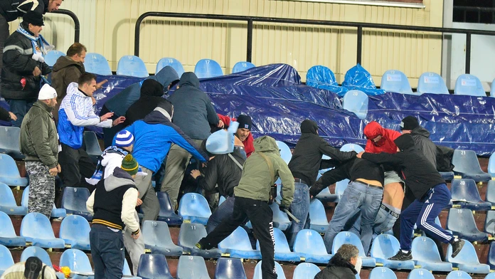 Výtržnosti na zápase Slovan - Sparta.