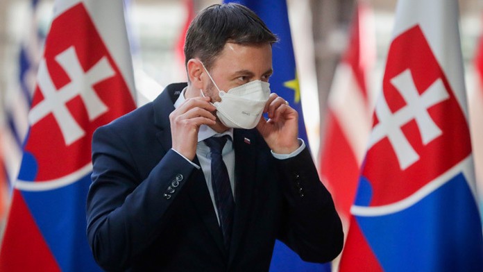 Premiér Eduard Heger.