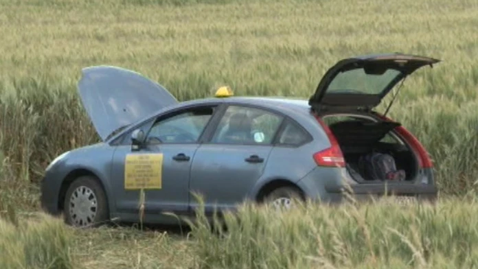 Policajti nahanali muza v taxiku.