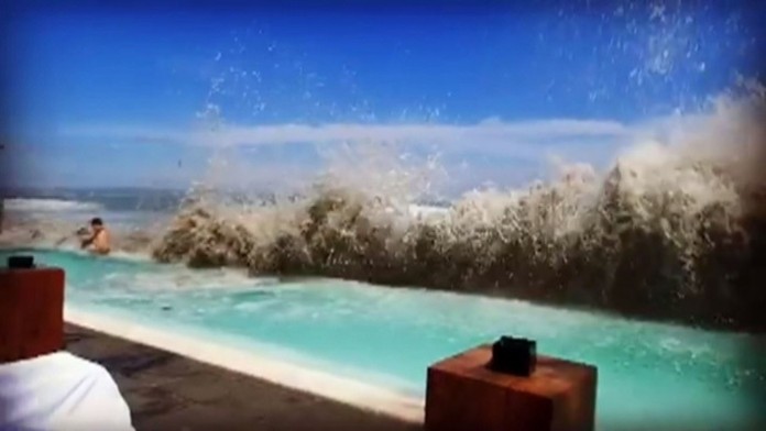 Smrteľné vlny na Bali.