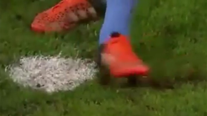 Označenie si pokutového kopu.