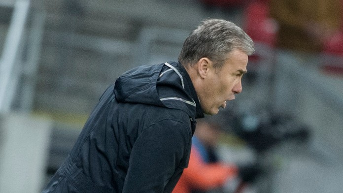 Na snímke tréner Slovenska Pavel Hapal počas futbalového stretnutia Ligy národov Slovensko - Ukrajina.