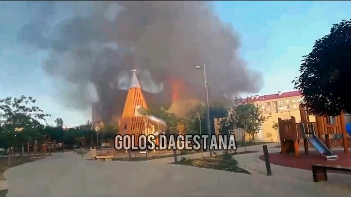 VIDEO: Útoky ozbrojencov v Dagestane si vyžiadali životy najmenej šiestich ľudí. Došlo aj k prestrelkám