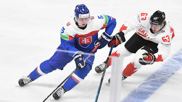 Veľká pocta pre náš talent: Prestížny plátok ho zaradil do Top 5 hokejistov sveta mimo NHL