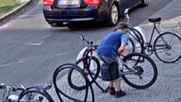 Krádež bicykla.