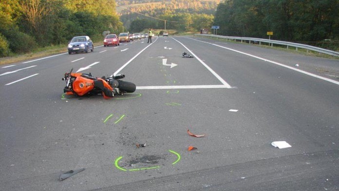 Tragicka nehoda motorkara, Podkrivan.