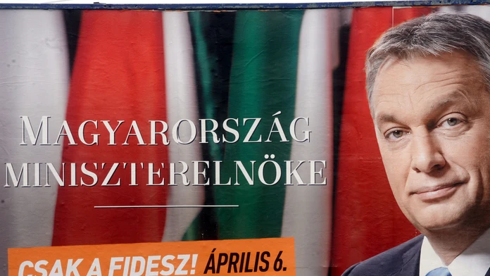 Maďarský premiér Viktor Orbán na predvolebnom plagáte