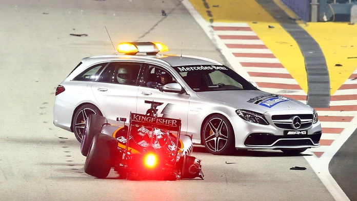 Monopost nemeckého jazdca Nica Hulkenberga zo stajne Force India krátko po štarte.