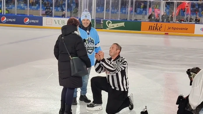 VIDEO: Romantika pod holým nebom. Rozhodca na Winter Games požiadal priateľku o ruku