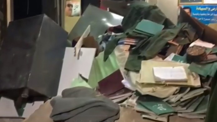 Malá samovražedná atentátnička sa odpálila na policajnej stanici 