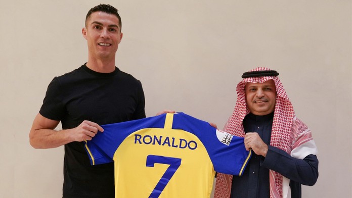 Cristiano Ronaldo podpísal zmluvu so saudskoarabským klubom Al-Nassr