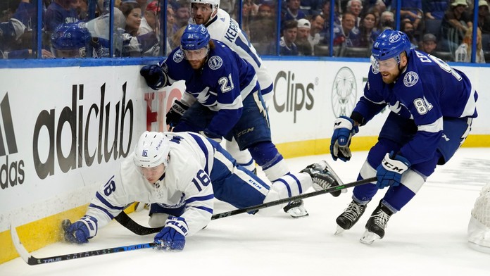 Tampa Bay s Černákom zdolala Toronto, obhajca vyrovnal stav série