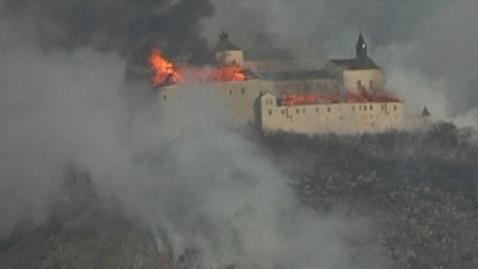 Požiar hradu Krásna Hôrka.
