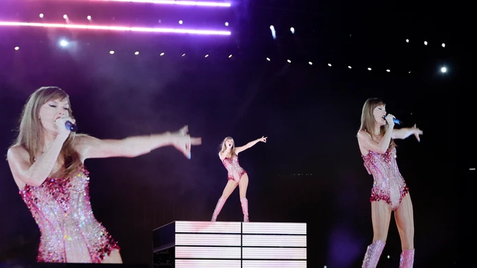Americká popová hviezda Taylor Swift je zničená. Na jej koncerte sa stala tragédia