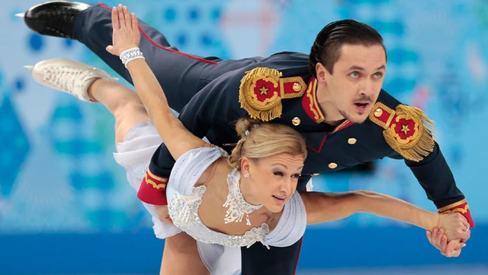 Ruský športový pár Tatiana Volosožarová a Maxim Traňkov.