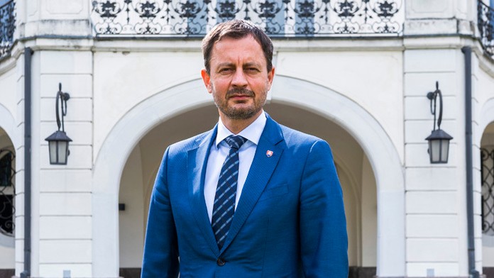 Premiér Eduard Heger.