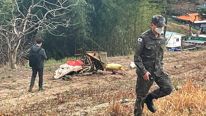 VIDEO: V Kórei sa zrazili a spadli dve vojenské lietadlá. Zahynuli štyria ľudia