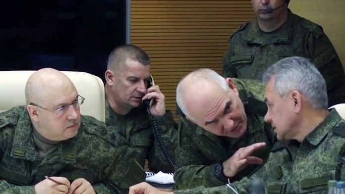 Ruskí  vojenskí blogeri ostro kritizujú vedenie armády. Kremeľ za nimi prekvapivo stojí