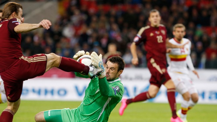 Russia_Montenegro_Euro_Soccer001226292433.jpg