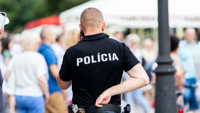 Zníženie veku pre vstup do polície pritiahlo mladších záujemcov. Za prvý mesiac sa ich prihlásilo viac ako 300