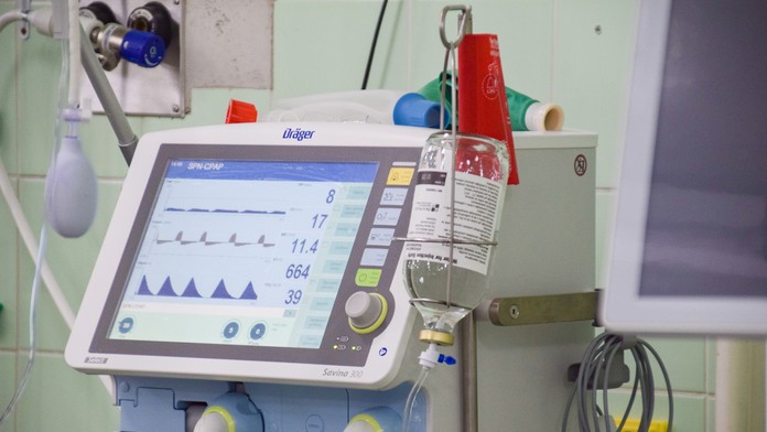 Na chodbe sú pripravené ďalšie lôžka.