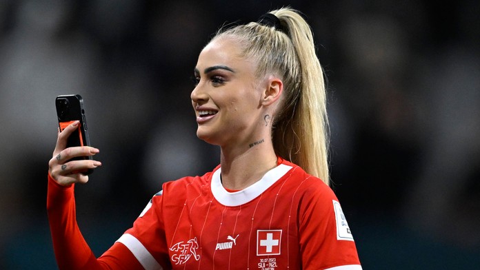 Na Instagrame tromfla aj Federera. Zmluvy so spoločnosťami jej vynášajú viac ako futbal