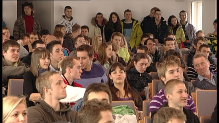 Školy prichádzajú o akreditácie