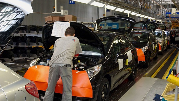 Prvý slovenský kozmonaut Ivan Bella krátko po pristátí 28. februára 1999 v kazašskej stepi neďaleko mesta Arkalyk.