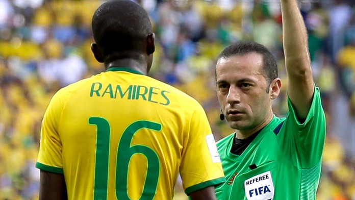 Turecký rozhodca  Cuneyt Cakir na archívnej snímke.