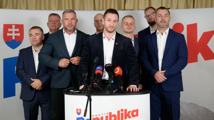 Prieskum: Republika v parlamente, Danko pred jeho bránami