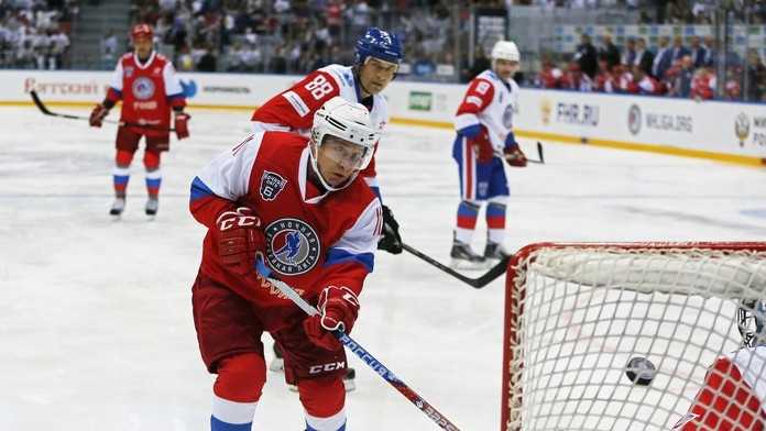 Vladimir Putin vystrelil na bránu.