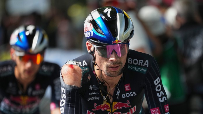 Z Tour de France odstúpil jeden z favoritov na celkový triumf. Slovinský cyklista sa nevyhol hromadnému pádu