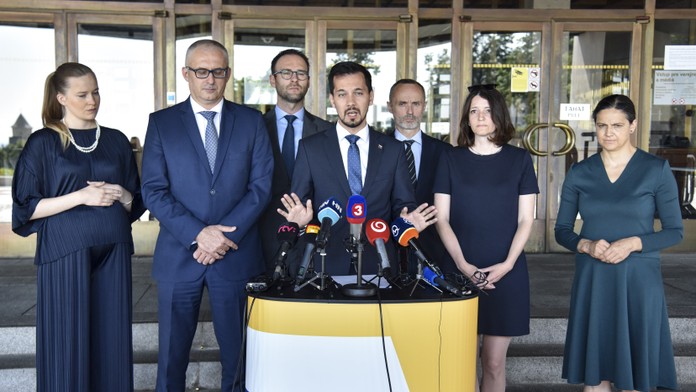 Známa tvár ohlásila definitívny odchod z politiky