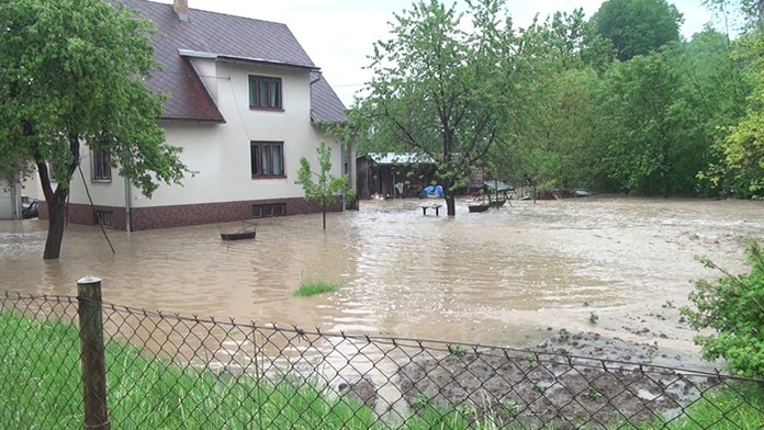 V obci Hatné dážď narobil neuveriteľné škody.