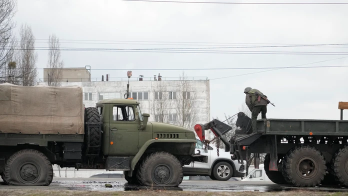 Krajiny posielajú ukrajinskej armáde pomoc. Získajú supermoderné vojenské vybavenie a obrnené vozidlá