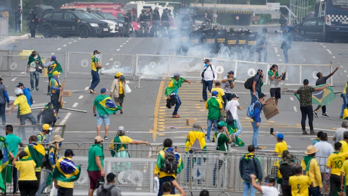 Protestujúci v Brazílii 