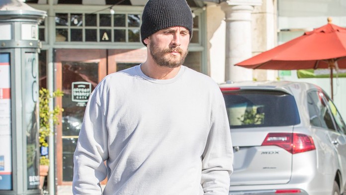 Kardashiankin bývalý zaskočil. Čo má v nohaviciach anakondu?