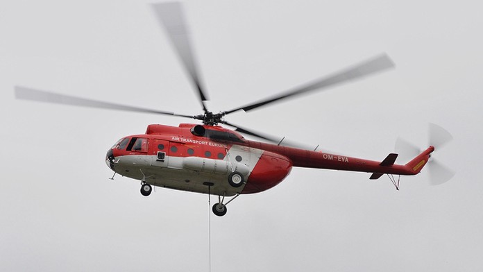 Záchranársky vrtuľník.