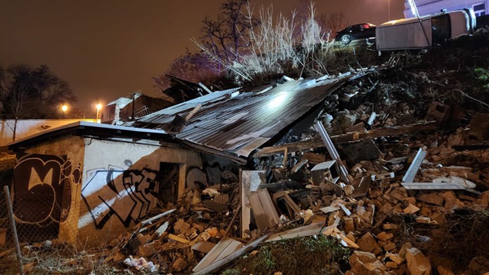 Zrútená budova v Prahe.