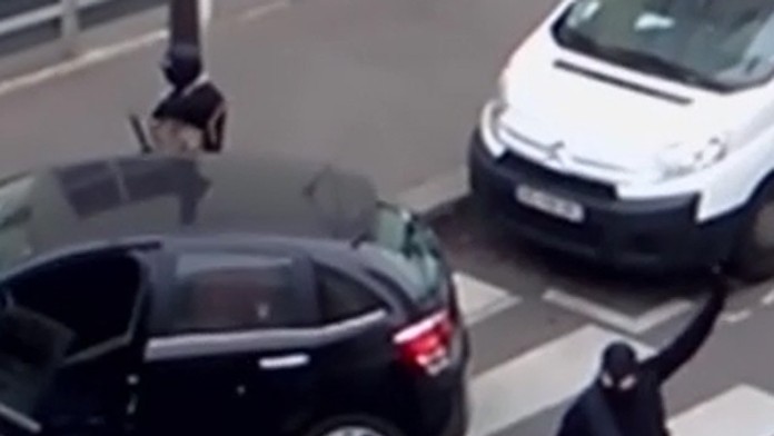 Nové dramatické video z Paríža.