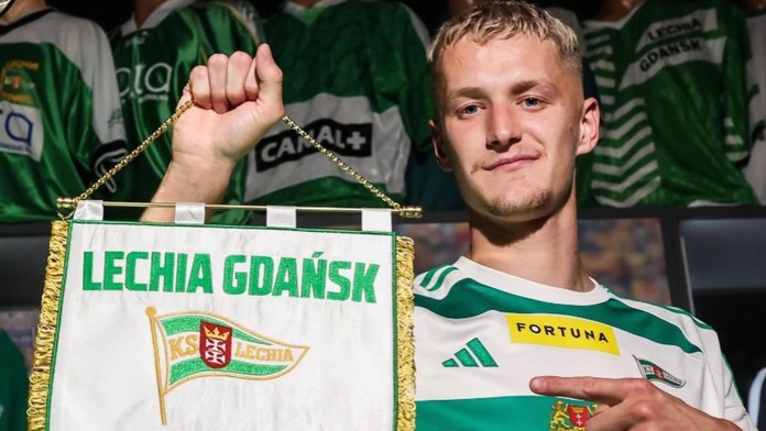 Pobaľ sa, ide po teba súkromné lietadlo. Ako Bobček prestúpil do Poľska