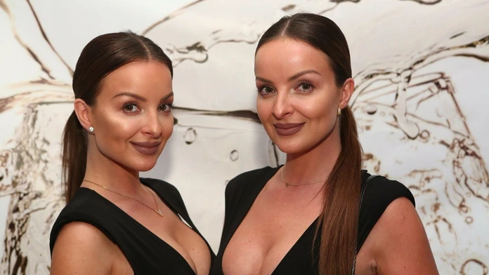 Daniela Nízlová s neznámym fešákom