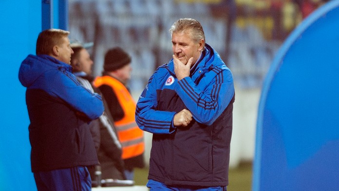 Na snímke tréner Slovana Jozef Chovanec