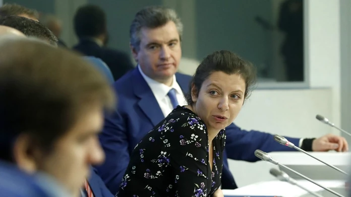 Ruskí politici šíria konšpirácie o atentáte na Fica. Bez dôkazov naznačili, že sú za ním zahraničné sily