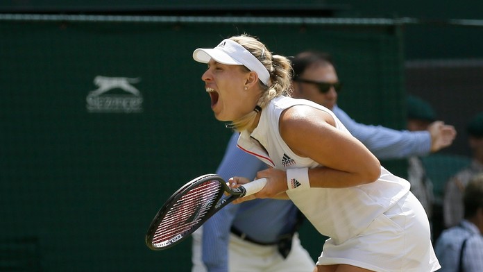 Angelique Kerberová sa raduje z postupu do finále turnaja vo Wimbledone.